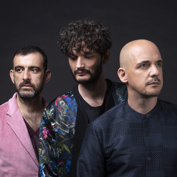 Styling Moderat — MORE D4TA World Tour