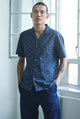 Short sleeve shirt with spread collar Fine indigo dyed cotton with dot batik